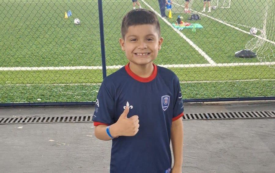 Em Manaus, Bombeiro Mirim salva irmã de um ano que se engasgou enquanto jantava
