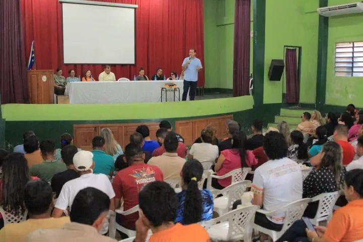 Prefeitura de Parintins dá início ao ano escolar da área de várzea