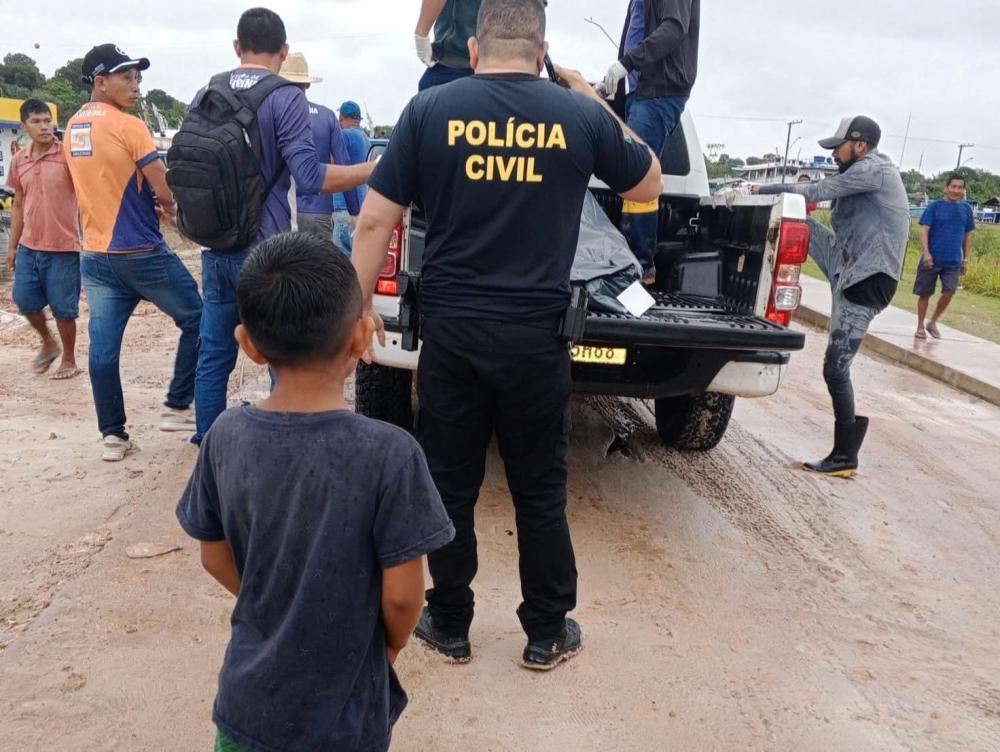 Corpo de homem é encontrado no Lago do Pucu em Barreirinha; polícia investiga o caso