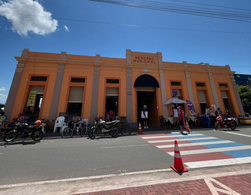 Mercado Municipal Leopoldo Neves recebe manutenção pós-Festival de Parintins
