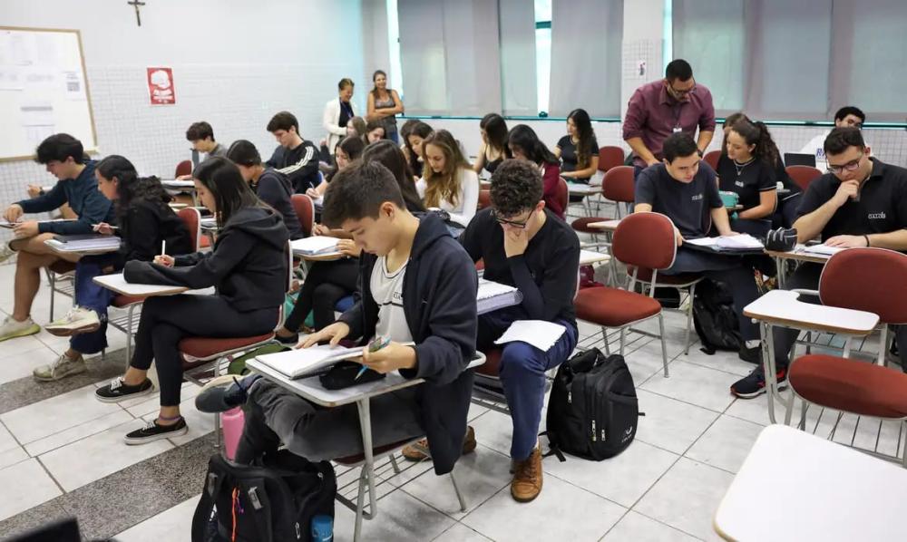 Estudantes devem complementar cadastro no Fies 2025 até sexta-feira, 1°