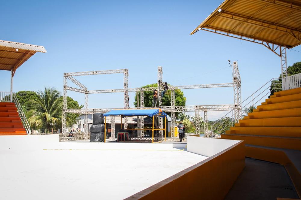 Equipe municipal de Parintins visita Mocambo para vistoria técnica antes do Festival