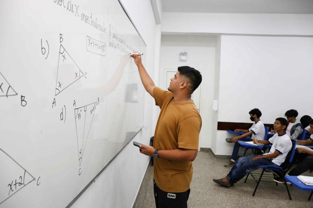 Secretaria de Educação convoca 117 candidatos do PSS para a capital, interior e áreas indígenas do Amazonas