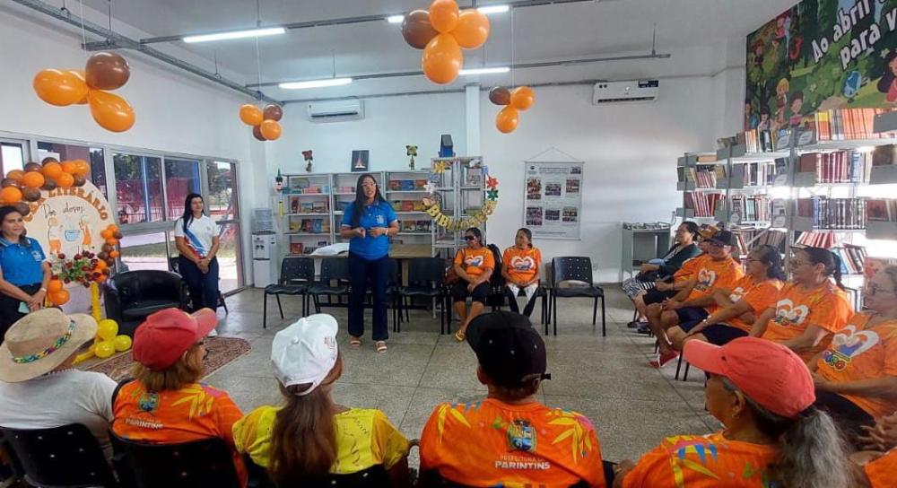 Chá Literário dos Idosos celebra afeto, memória e alegria na Estação Cidadania João do Carmo