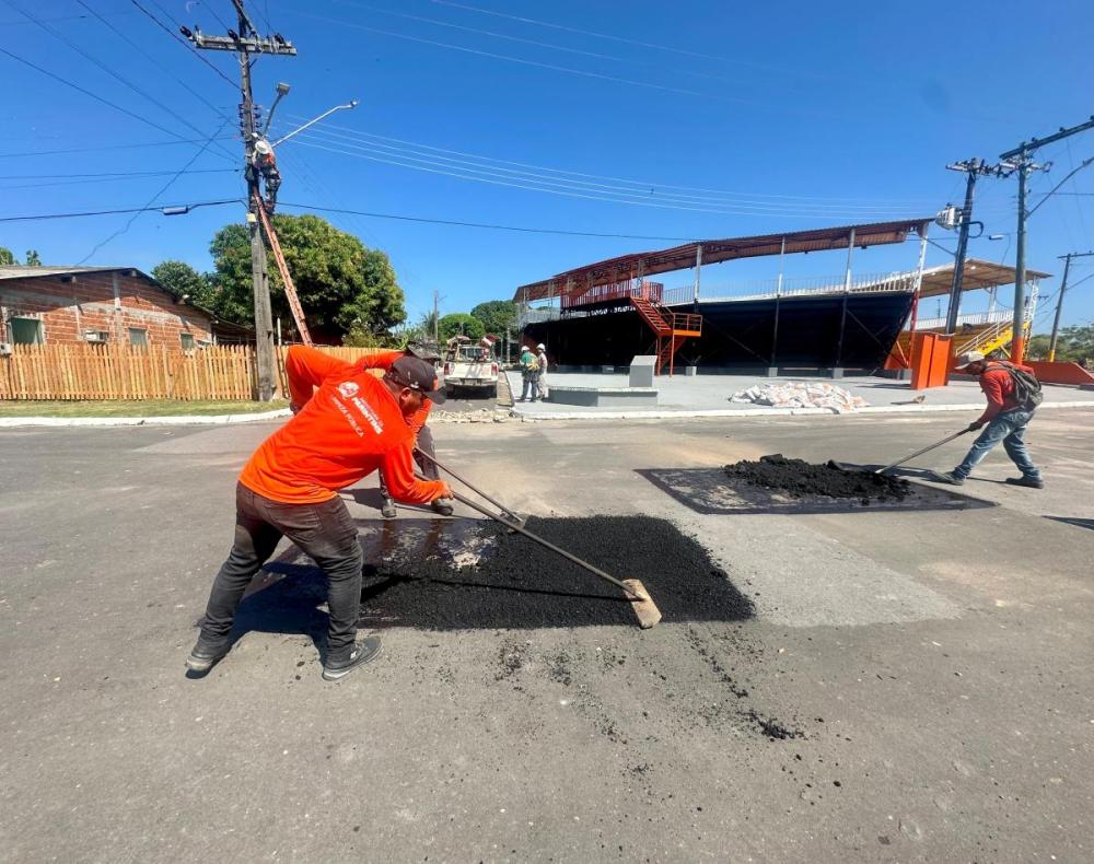 Prefeitura acompanha obras em andamento no Distrito do Mocambo
