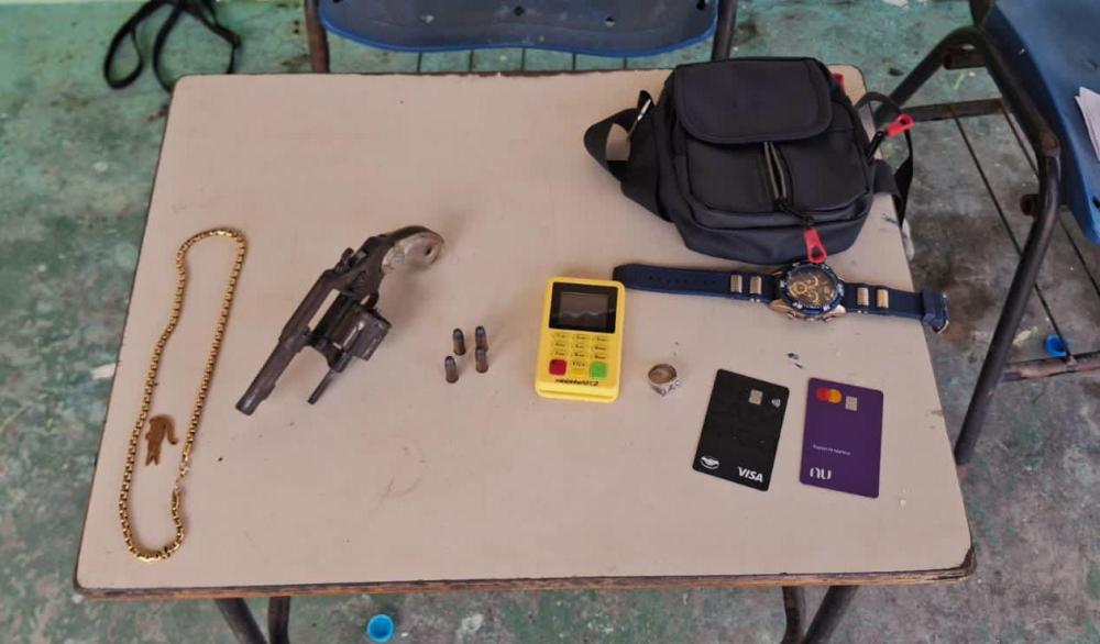 Polícia Militar prende suspeito por porte ilegal de arma de fogo no Mocambo
