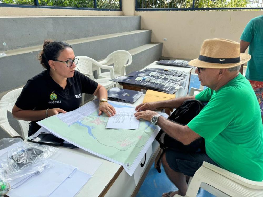 Governo do AM realiza nova etapa de regularização fundiária para mais 100 famílias do Caburi, em Parintins