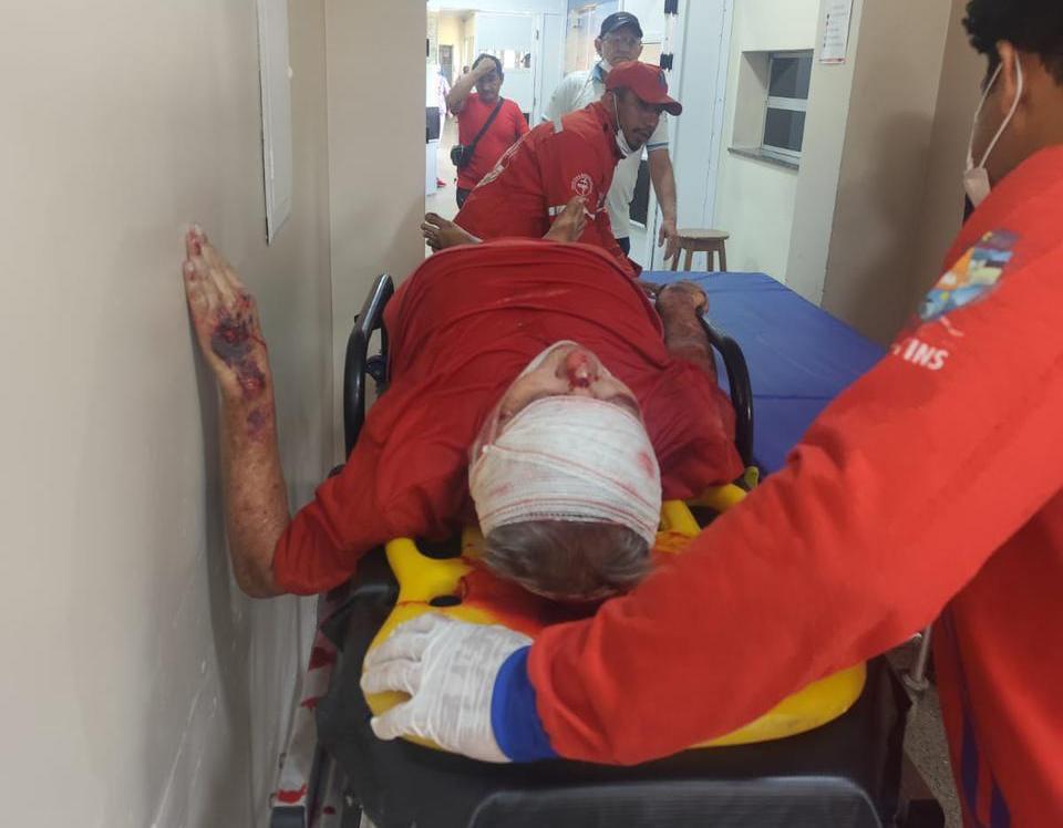 Colisão entre motos deixa idoso gravemente ferido em Parintins
