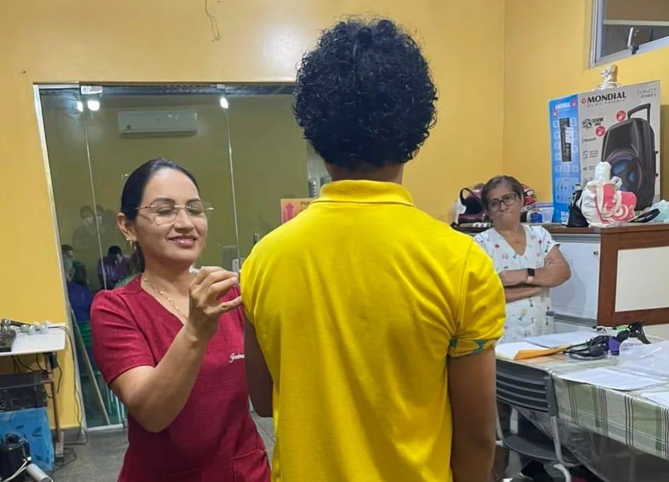 Parintins convoca adolescentes para vacinação contra HPV